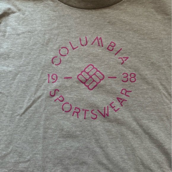 Women’s Columbia Top - Picture 6 of 6